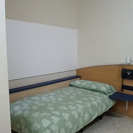 Larru Los Bermejales Residencia Universitaria Sewilla Zewnętrze zdjęcie